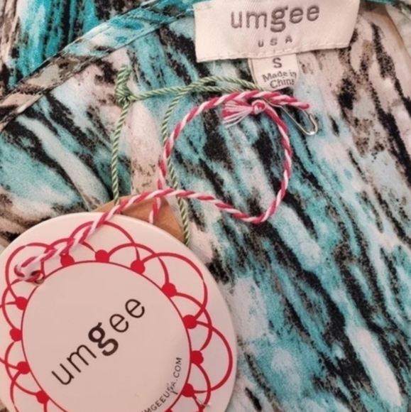 Umgee USA Multi color spaghetti straps blouse - Picture 9 of 13